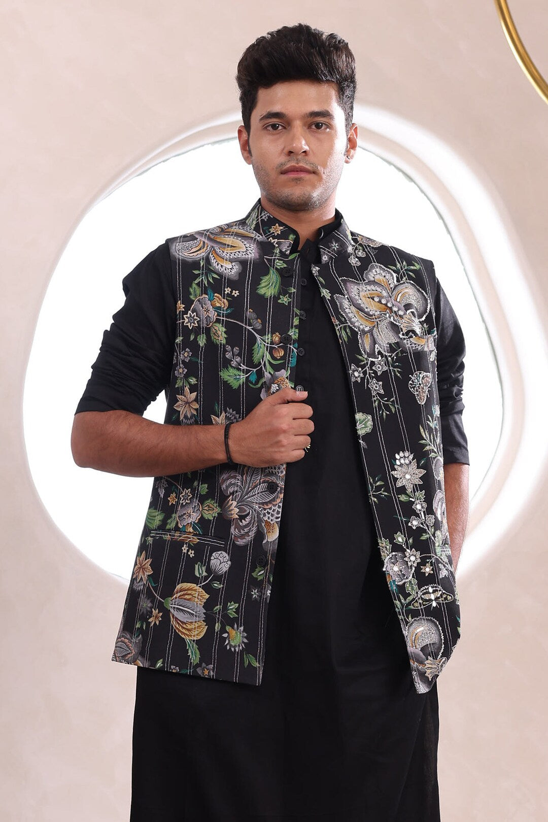 Riwaaz Kurta's Black Embellished Printed Jacket And Kurta Set For Men's