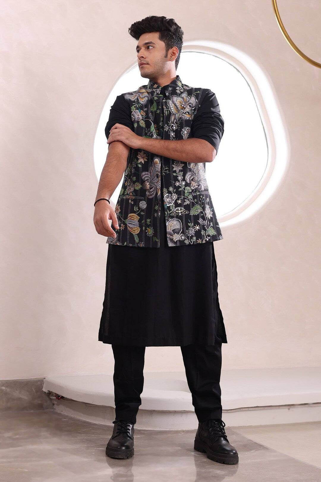 Riwaaz Kurta's Black Embellished Printed Jacket And Kurta Set For Men's