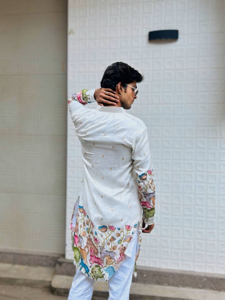 WHITE COW N BUTTI EMBRODERD WORK KURTA SET