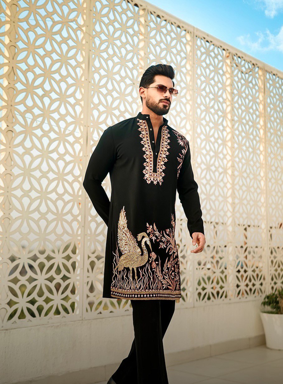BLACK HEAVY FLAMINGO SEQUENCE EMBROIDERED KURTA WITH PAJAMA