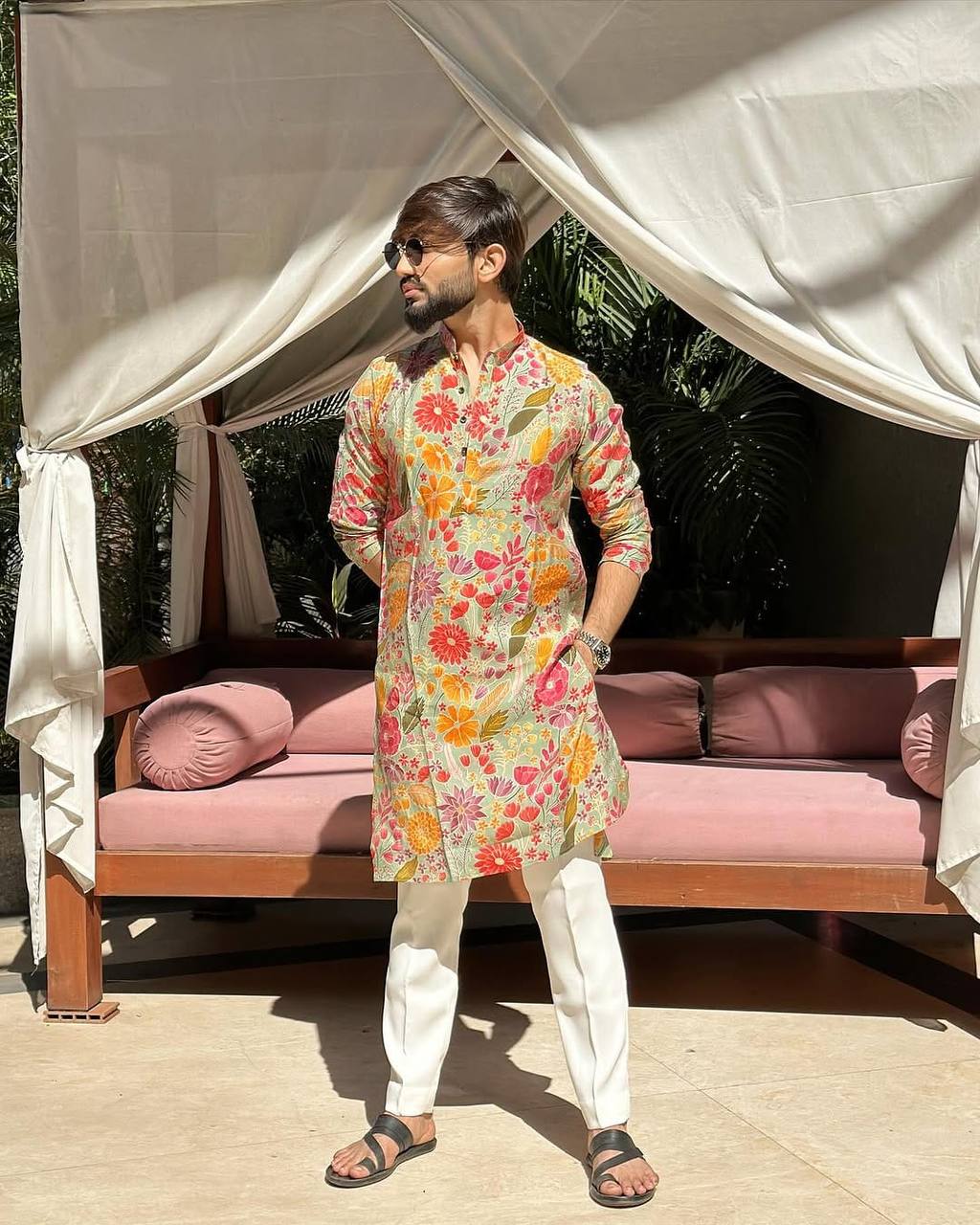 MULTI FLOWER PRINTED KURTA PAJAMA SET FOR MEN'S