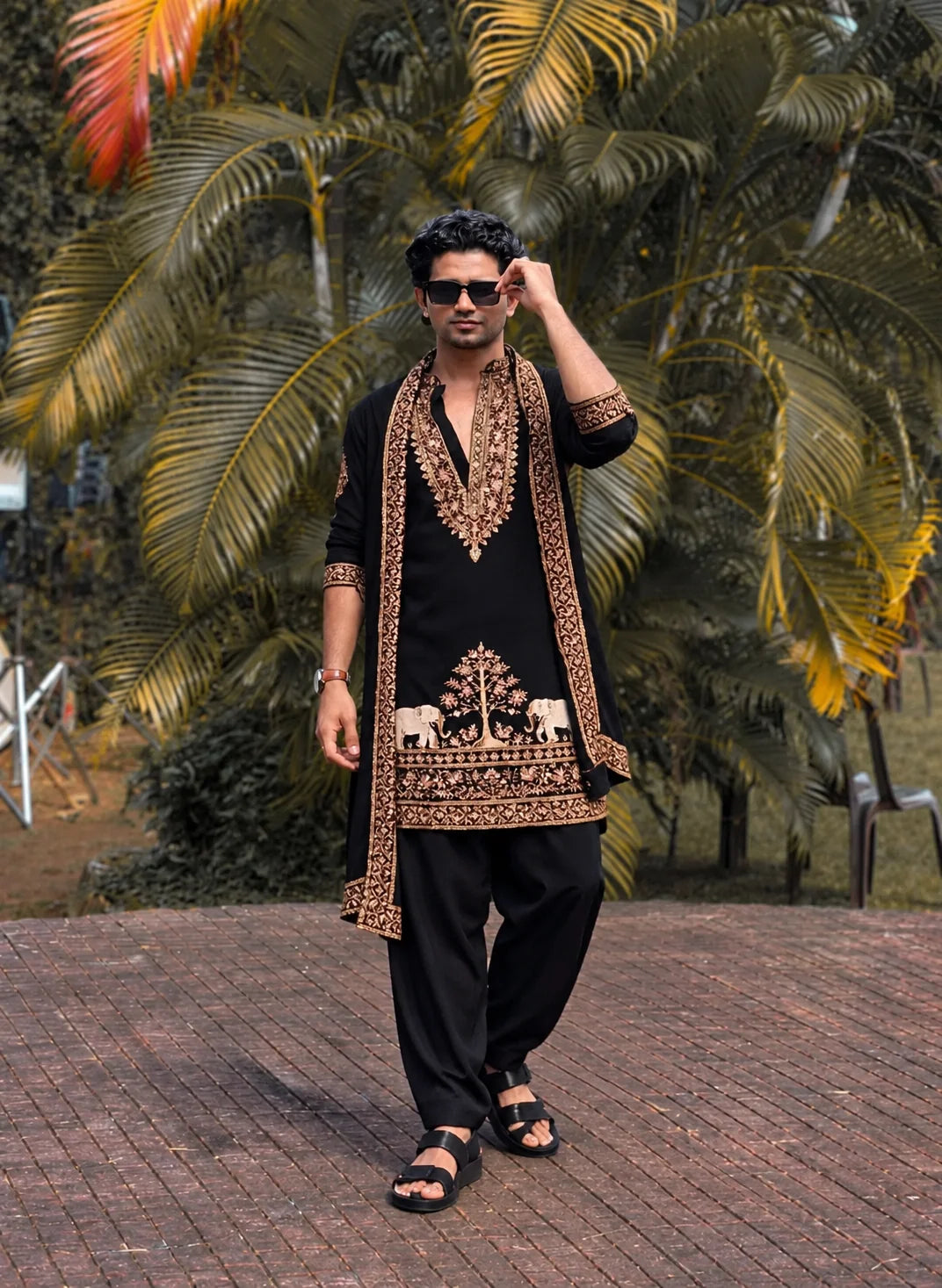 Elvish Yadav Adition Black kurta pant with dupatta